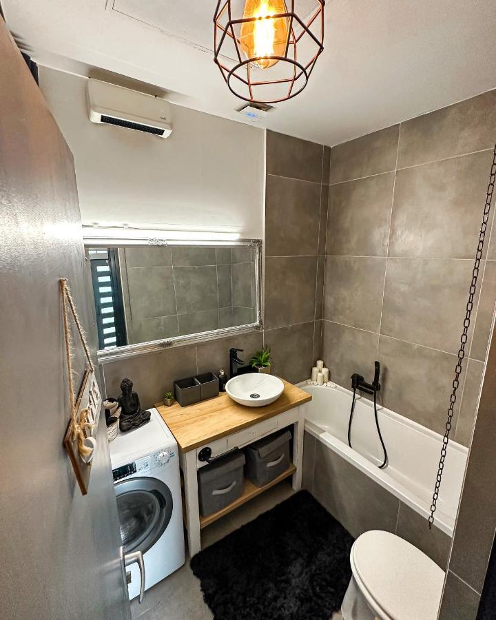 Urban Studio With Private Garden Near Andrassy Budapest Kültér fotó
