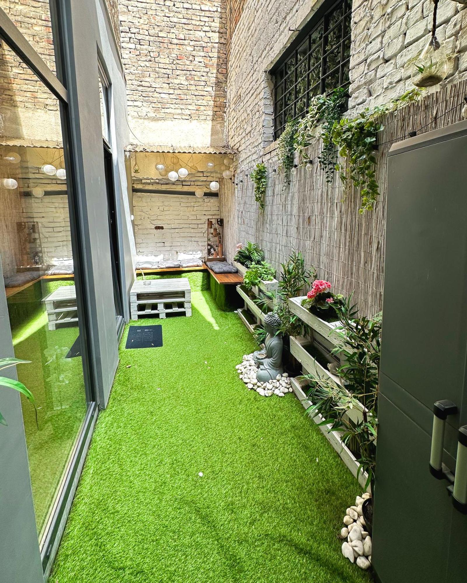 Urban Studio With Private Garden Near Andrassy Budapest Kültér fotó